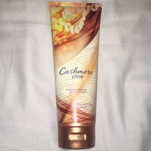 Cashmere glow triple moisture body cream